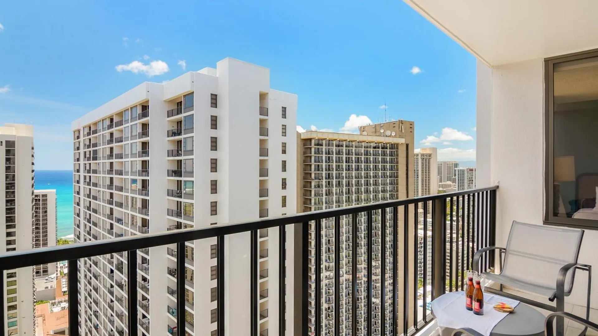 Apartman Breathtaking Ocean View 1 Bedroom Condo With Free Parking! Honolulu